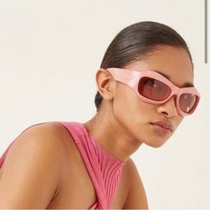 👛Pink Bottega Cyclone Sunglasses 🕶